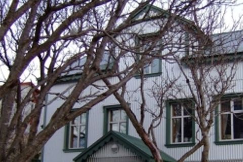 Reyðarfjörður Hostel - Hjá Marlín