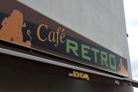 Café Retro