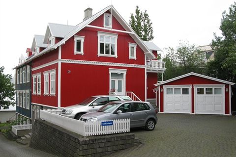 Brattagata, accommodation