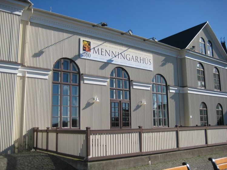 Iðnó