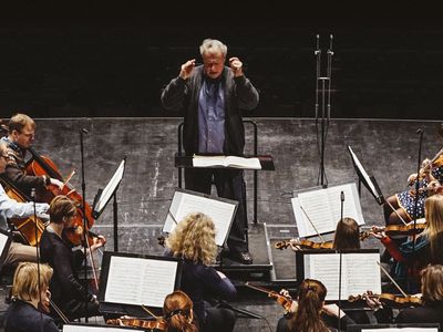 Tortelier conducts Rachmaninoff