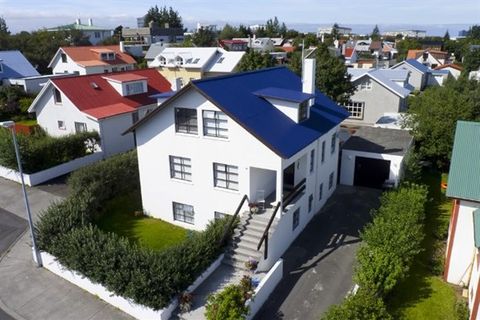 Bláklukka Guesthouse