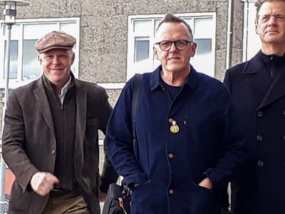 15:15 Tónleikasyrpan – Basl í hnasli – Benda við stofuhita