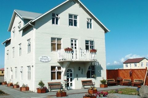 Guesthouse Mikligarður - Arctichotels