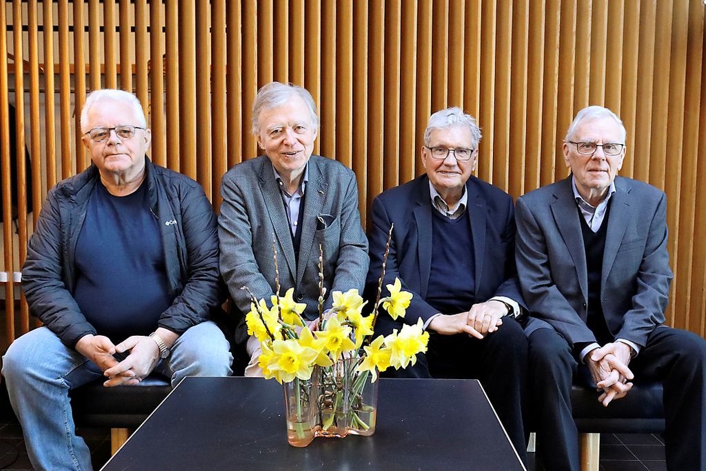 Í Norræna húsinu Kaffikarlar frá vinstri: Ragnar Björnsson, Gunnar Stefánsson, Páll Sigurðsson og Óskar Jónsson.