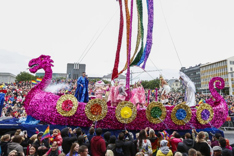 Thousands Celebrate Gay Pride In Reykjavik Iceland Monitor