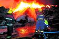 Eldsvoði Reykmökkinn frá eldsvoðanum hjá Hringrás 2004 lagði yfir nálæg fjölbýlishús. Húsin voru rýmd og íbúarnir fluttir í neyðarathvarf.