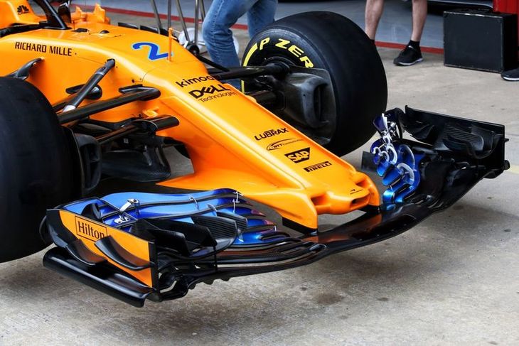Nýja trjónan sem birtist á McLarenbílnum í Barcelona.