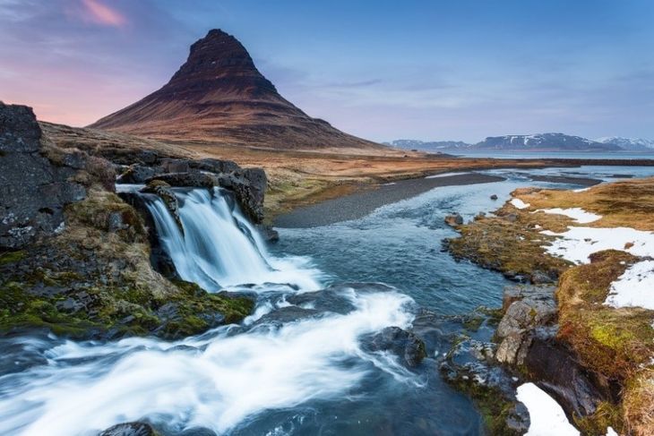 Kirkjufell og Kirkjufellsfoss mynda glæsilegt sjónarspil.
