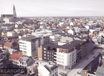 Hverfisgata 94 (102)