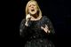 Söngkonan Adele skilin