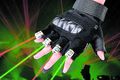 Hættan leynist víða Leysihanska má m.a. kaupa í vefverslun á AliExpress.