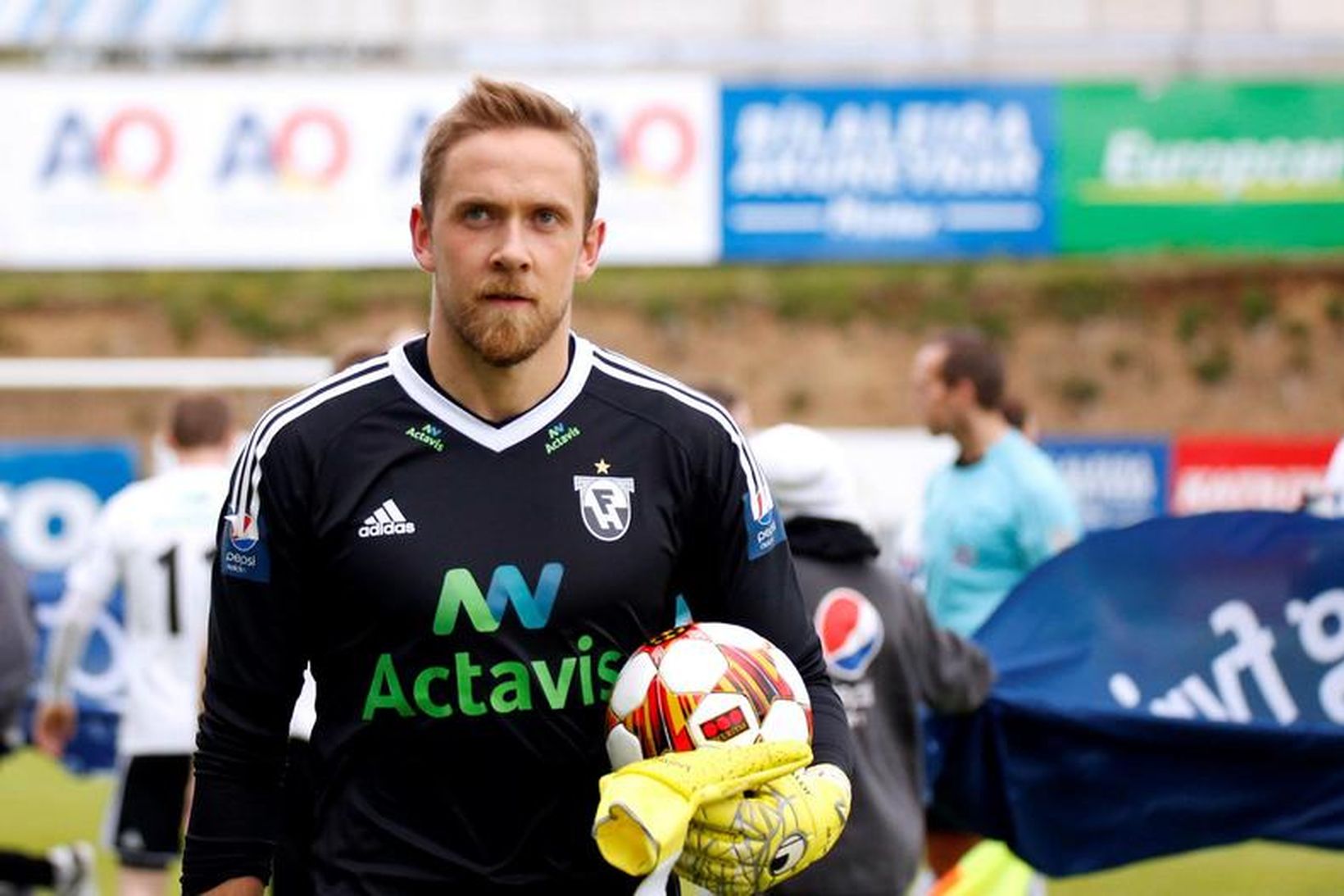 Gunnar Nielsen ekki með FH gegn KR