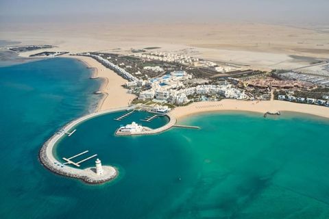 Hilton Salwar Beach Resort er í Katar, í grennd við landamærin að Sádi Arabíu.