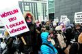 Verkfall Þátttakendur í verkfallinu tóku sér kröfustöðu meðal annars fyrir utan Hús atvinnulífsins.