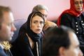 Sorg Jacinda Ardern á fundi með múslimum í Christchurch eftir árásina.