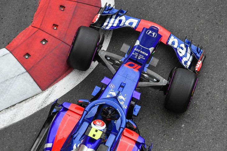 Toro Rosso á ferð undir stjórn Pierre Gasly.