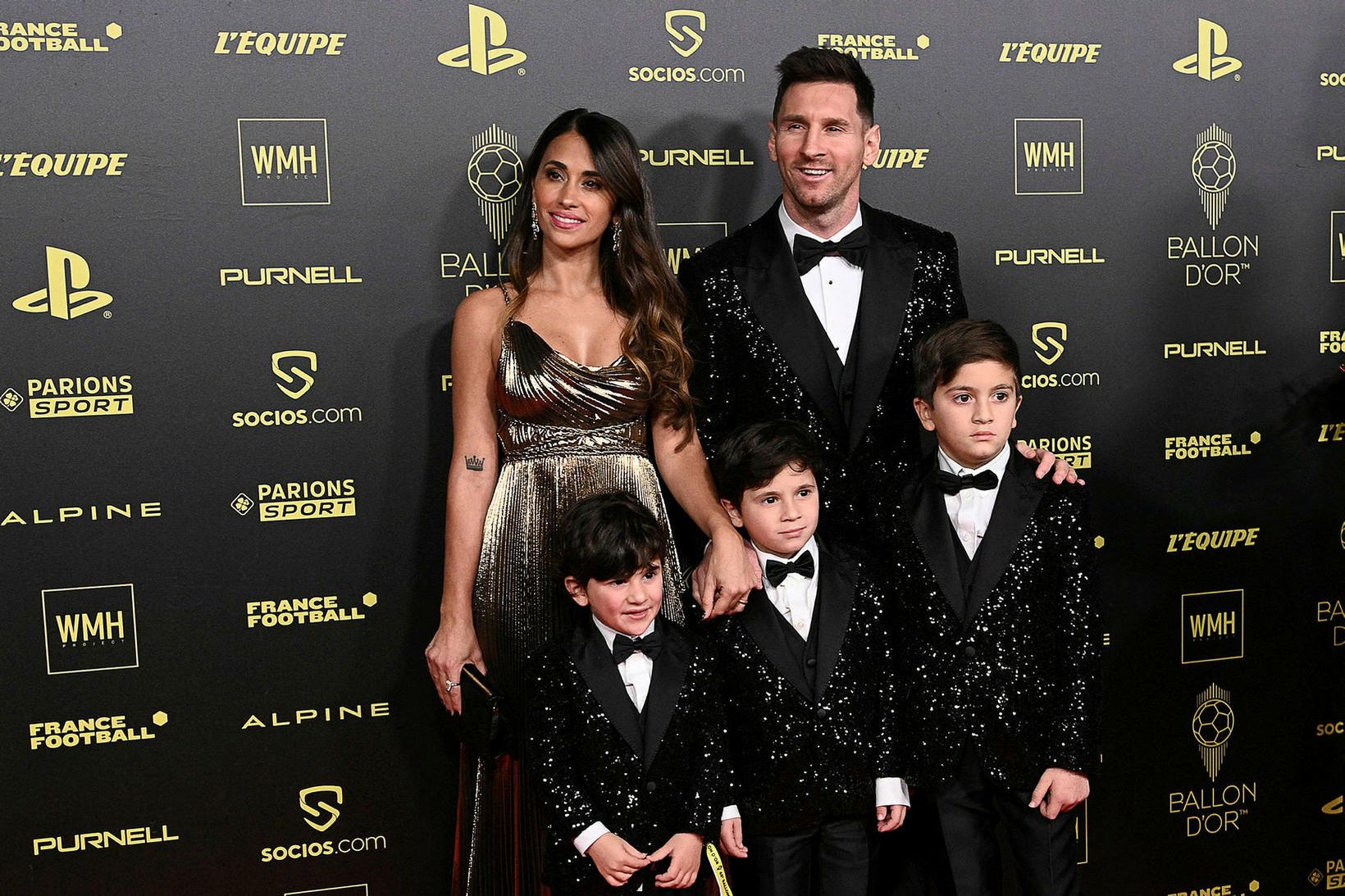 Lionel Messi og Antonela Roccuzzo ásamt sonum sínum Ciro, Mateo …