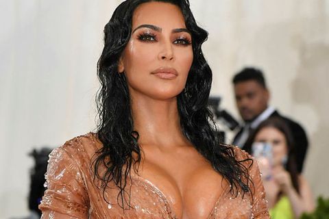Kim Kardashian í einum frægasta kjól sínum og Thierrys Muglers.
