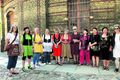Í Berlín Hópurinn í „Kvæðakonunni góðu“. Frá vinstri: Ragnheiður Ólafsdóttir, Kristín Jónsdóttir, Þuríður Jóhannsdóttir, Ásthildur Elva Bernharðsdóttir, Sigrún Huld Þorgrímsdóttir, Jórunn Sigurðardóttir, Elísa Björg Þorsteinsdóttir, Ingibjörg Hjartardóttir, Steinunn Hjartardóttir, Sigrún Hjartardóttir og Ingunn Ásdísardóttir.