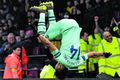 Fimleikar Pierre-Emerick Aubameyang fagnaði marki sínu með tilþrifum.