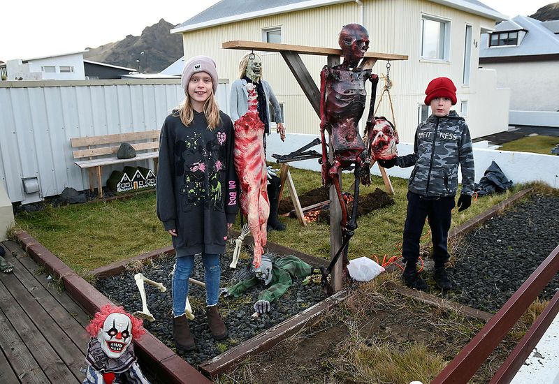 Aþena Rós and Baltasar Þór, looking amazingly composed in the company of scary creatures.