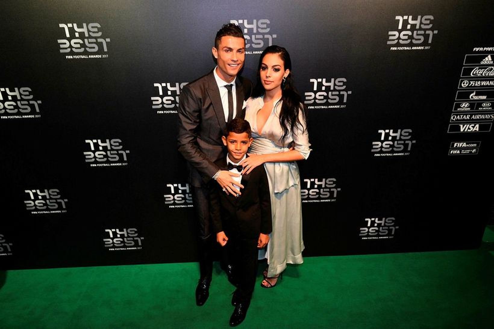 Cristiano Ronaldo ásamt barnsmóður sinni Georginu Rodriguez og elsta syni …