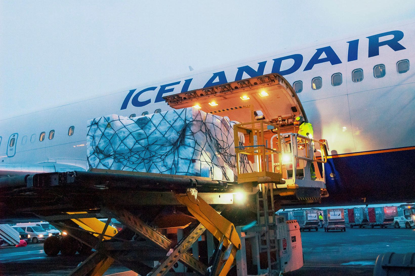 Flugvél Icelandair leggur af stað til Sjanghæ í Kína í …